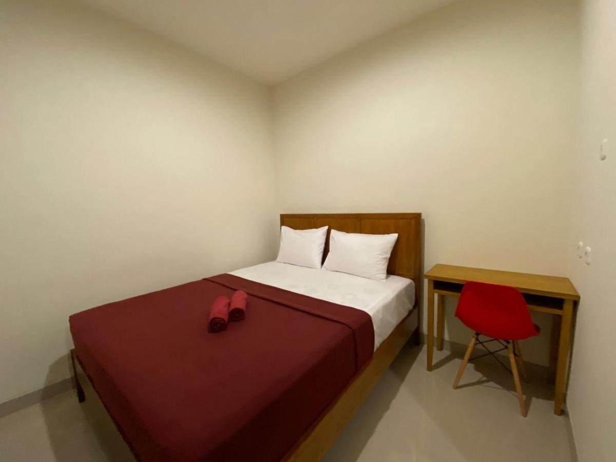 The Home Srengseng Jakarta Exterior foto